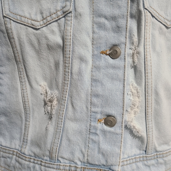 No Boundaries Distressed Jean Jacket - Picture 8 of 10